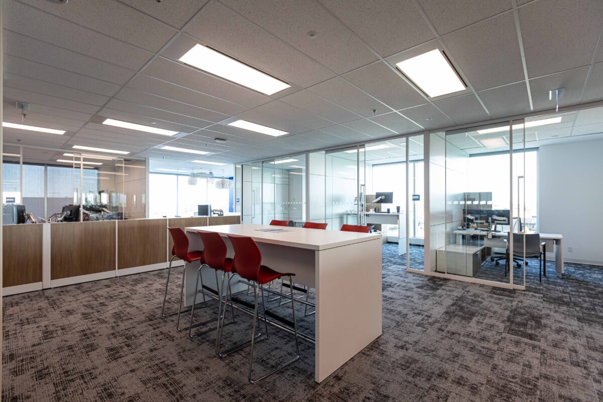 Colliers thesis table by workstations
