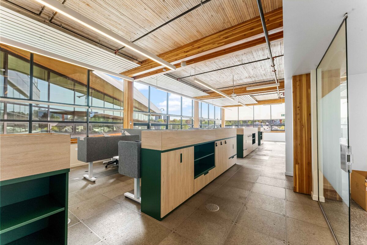 EA Vancouver - Workstations with Storage