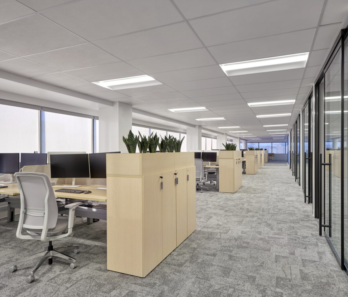 Cove Ocean touchdown area featuring Teknion Workstations